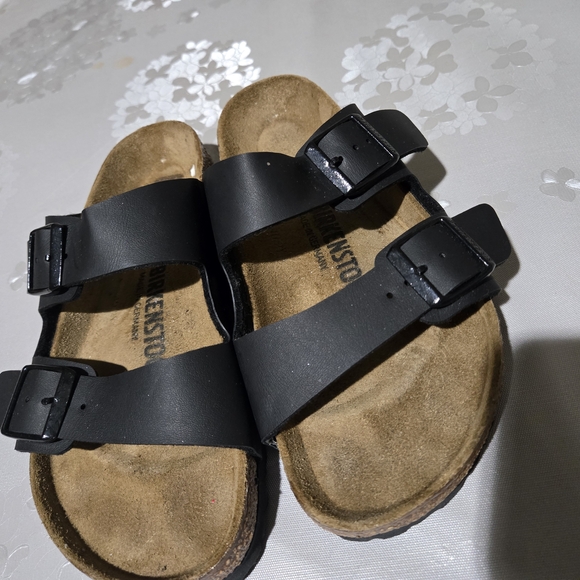 Birkenstock Black and Brown Sandals - Picture 8 of 8